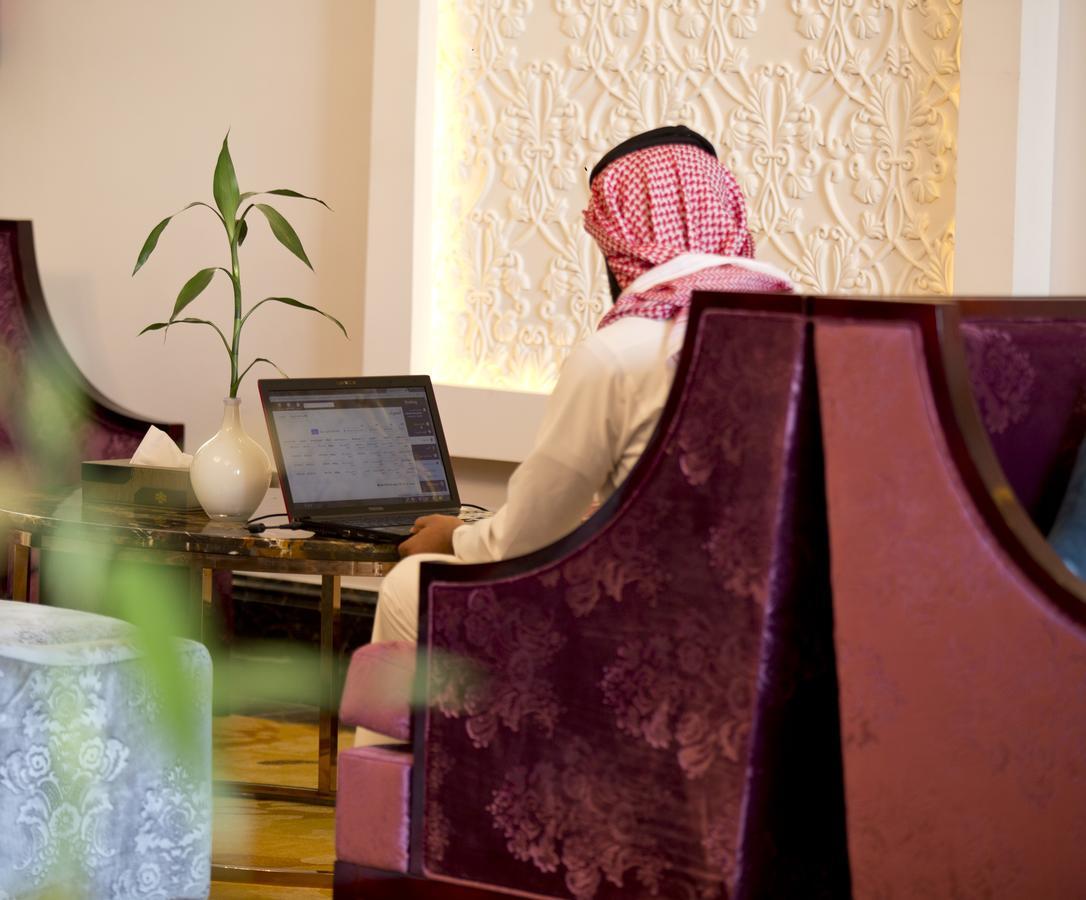 فندق هوليداي الخليج الرياض - Holiday Al Khaleej Hotel Exterior foto